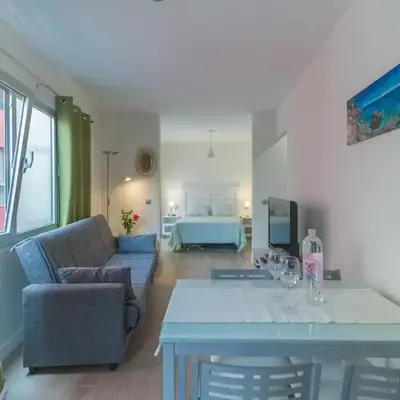 New and Cute Studio close to the beach.