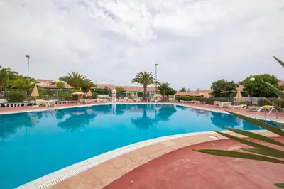 Piscina en o cerca de Los Robles Verdes