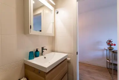 Un baño de Trendy, very well located apartment