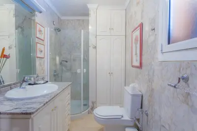 Un baño de Fantastic Rural House with Pool and terrace