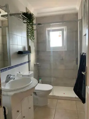Un baño de Villa Bahamas private heated pool close to town.