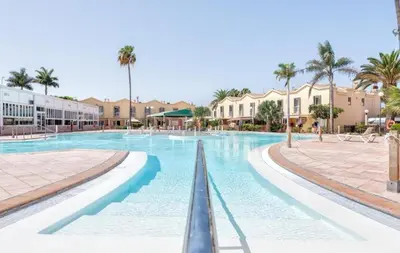 Piscina en o cerca de MASPALOMAS GREEN OASIS CLUB playa