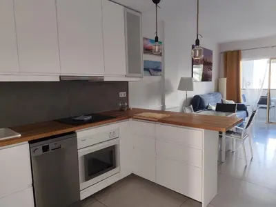 Una cocina o zona de cocina en Modern accommodation in Playa del Inglés