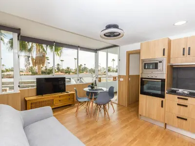 Una cocina o zona de cocina en Cozy Holiday Home in Playa del Inglés