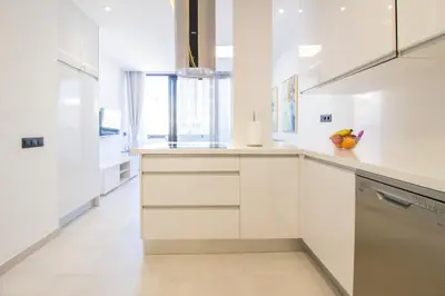 Una cocina o zona de cocina en Mainstream home with balcony By CanariasGetaway