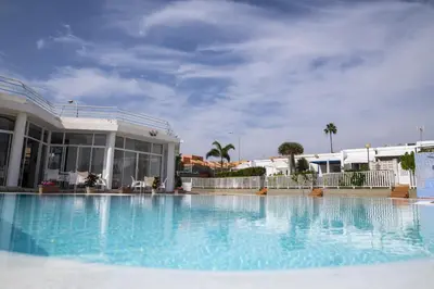Piscina en o cerca de G g spacious bungalow in maspalomas