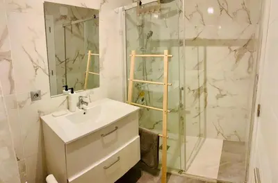 Un baño de Cosy Seaview Apartment Las Canteras
