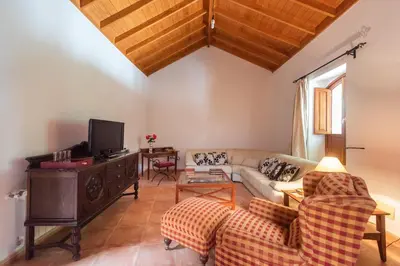 Una televisión o centro de entretenimiento en Villas el Alto