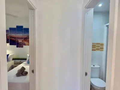 Un baño de Bungalow Parque Golf by SunHousesCanarias