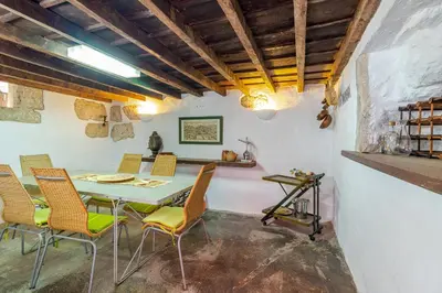 Plano de Amiga Mia Traditional House