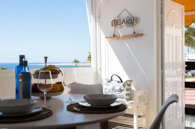 Bebidas en Exclusive & Elegant Luxury Stay with Stunning Ocean Views