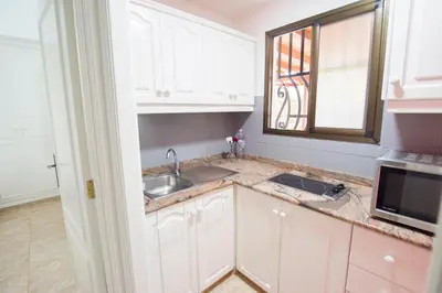 Una cocina o zona de cocina en Serenity Garden