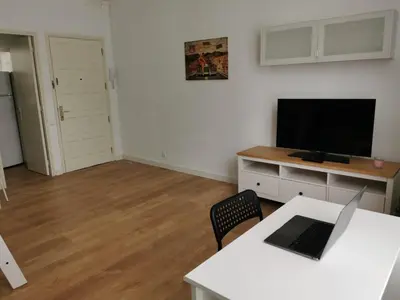 Una televisión o centro de entretenimiento en BEACH ACOGEDOR ESTUDIO, Las Canteras
