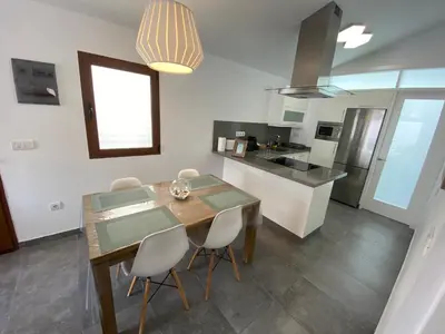 Una cocina o zona de cocina en Balandros Apartment, nice beach, wifi, confortable