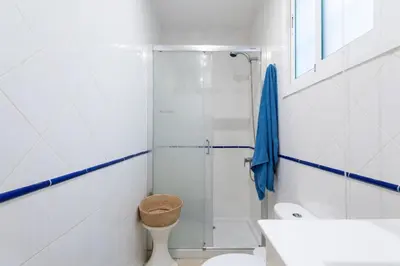 Un baño de CHARMING 2 ROOMS APARTMENT, 3 beds-10 min walk to Las Canteras Beach