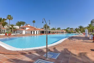 Piscina en o cerca de Bungalow Sun Club EM259A by VillaGranCanaria
