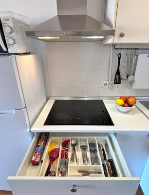 Una cocina o zona de cocina en Cosy Garden View Apartment Tinache