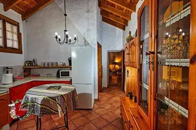 Una cocina o zona de cocina en Finca OASIS Fataga