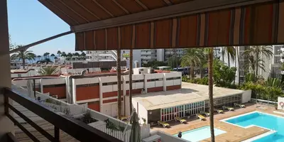 Piscina en o cerca de Top-Apartment in Apartamentos Danubio, 4 Etage, Poolblick und seitlicher Meerblick, Wohnzimmer und 1 Schlafzimmer, im Herzen von Playa del Inglés , Gran Canaria