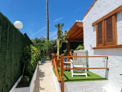 Jardín al aire libre en Las Tartanas Two Bedroom Bungalow