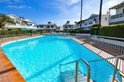 Piscina en o cerca de Bungalow Parque Gaviota 4 by Homestaygrancanaria