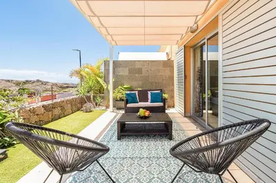 Un balcón o terraza de Vista Golf 12 by CanariasGetaway