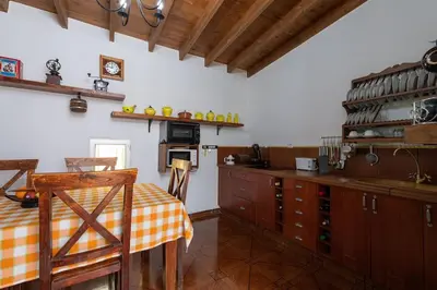 Una cocina o zona de cocina en Vivienda vacacional CA' PEPITA Y JOSE