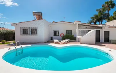 Piscina en o cerca de Bungalow Yumbo