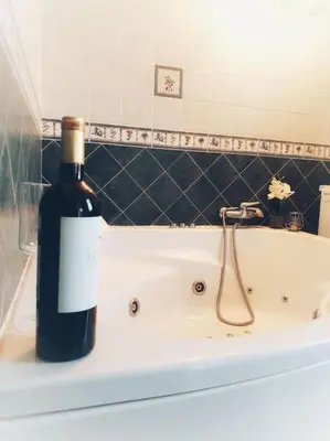 Plano de The perfect place to relax Bedroom with hot tub, beautiful tropical garden area. Bbq and big open spaces through all the house.It is located in a quiet place, but still 5 min away from the touristic Puerto Rico and walking distance from the beach