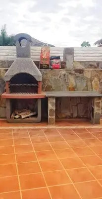 Barbacoa disponible para clientes en el apartamento