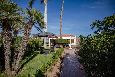 Jardín al aire libre en Deluxe Las Vegas Golf - by Gestión Vacacional Canarias