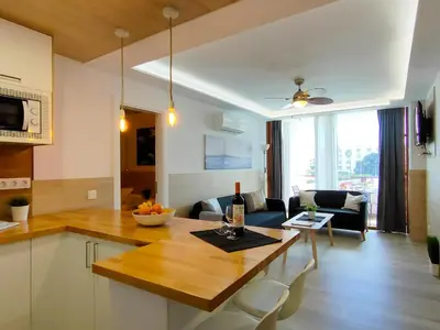 Una cocina o zona de cocina en Stylish Friendly Holiday Home