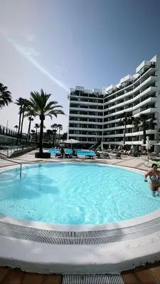 Piscina en o cerca de Cherry Top Cake Apartment