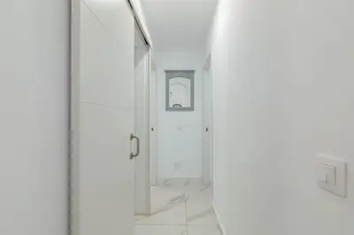 Plano de HORIZON VACATION HOME - Luxury Condo near Yumbo