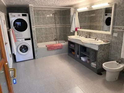 Un baño de Cueva El Retamal
