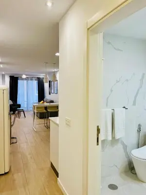 Un baño de SUNSET La Strada