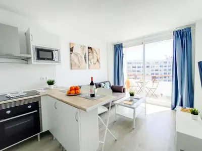 Una cocina o zona de cocina en Cotton Cloud Holiday Home
