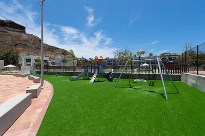 Zona de juegos infantil en Amarre Pool