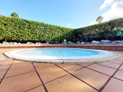 Piscina en o cerca de Bungalow de diseño hidromasajes terraza y piscina.