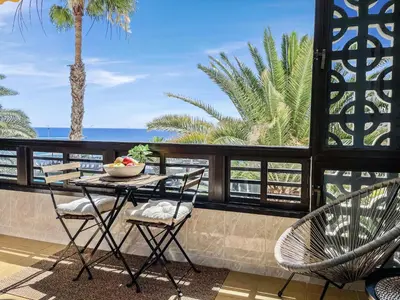 Un balcón o terraza de Sunny Patalavaca - Ocean View Apartment