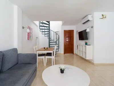 Una televisión o centro de entretenimiento en Marina nº 290