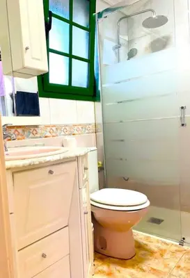 Un baño de Bungalow Los Parrales 17