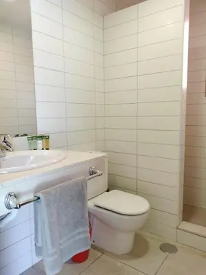 Un baño de Villa Lía by SunHousesCanarias