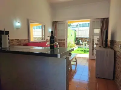 Una cocina o zona de cocina en Bungalow Santa Fe en Playa del Inglés