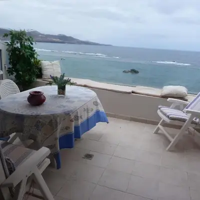 APARTAMENTO PRIMERA LINEA 