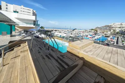 Paisaje cerca de este apartahotel