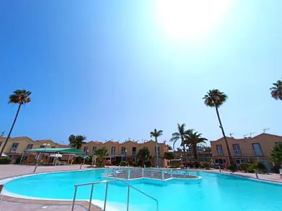 Piscina en o cerca de Green Oasis Maspalomas garden 11