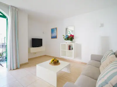 Una televisión o centro de entretenimiento en Marina nº 342