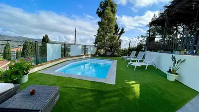 Piscina en o cerca de Casa Carmelita