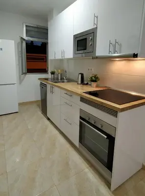 Una cocina o zona de cocina en Amplio y Luminoso